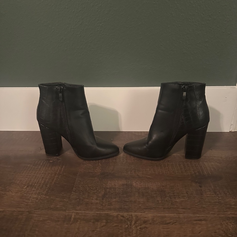 "Snake" Booties - Picture 3 of 4